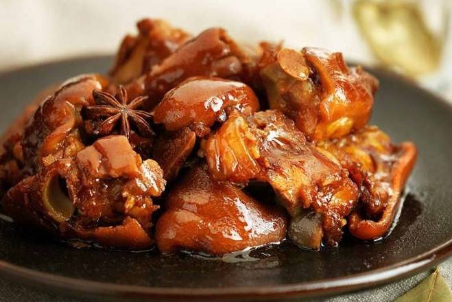 Braised Pork Trotters (红烧猪手)